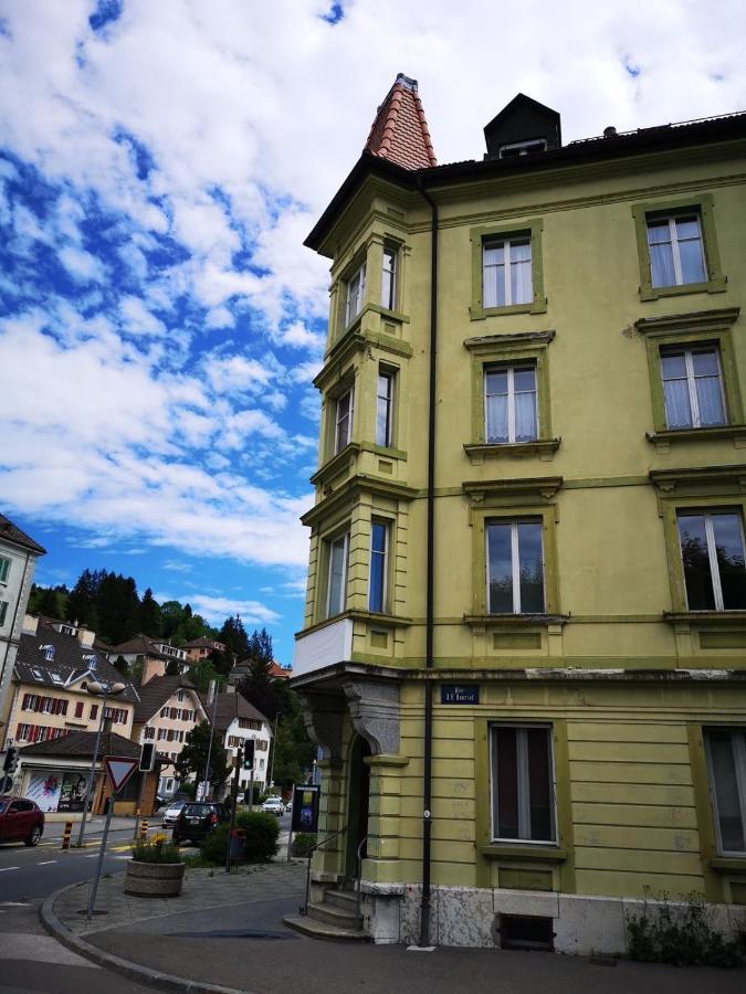 Le Locle : Bel Appartement Chaleureux Екстер'єр фото