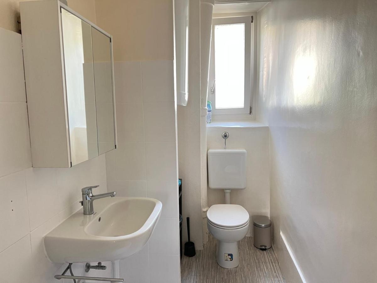 Le Locle : Bel Appartement Chaleureux Екстер'єр фото