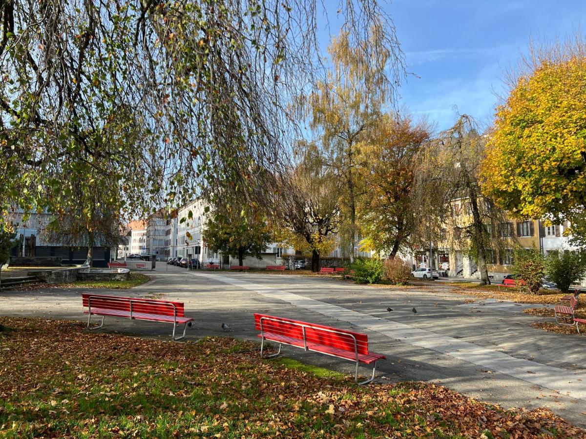 Le Locle : Bel Appartement Chaleureux Екстер'єр фото