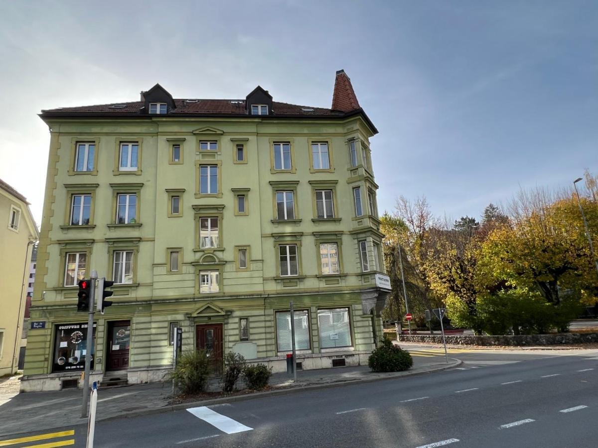 Le Locle : Bel Appartement Chaleureux Екстер'єр фото